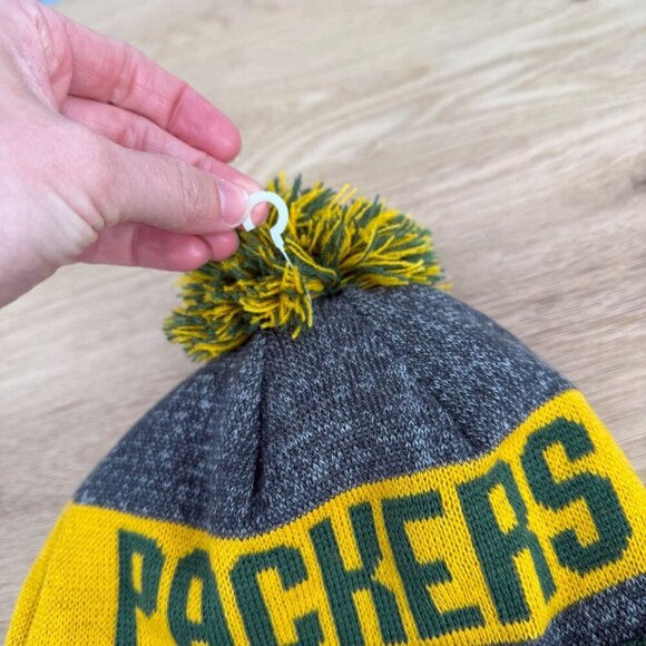 New Era Green Bay Packers Pom Beanie Knit Hat OSFM Gray Yellow NFL Fleece NWOT - Picture 3 of 7